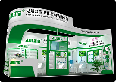 Group photo with foreign customers at the exhibition
